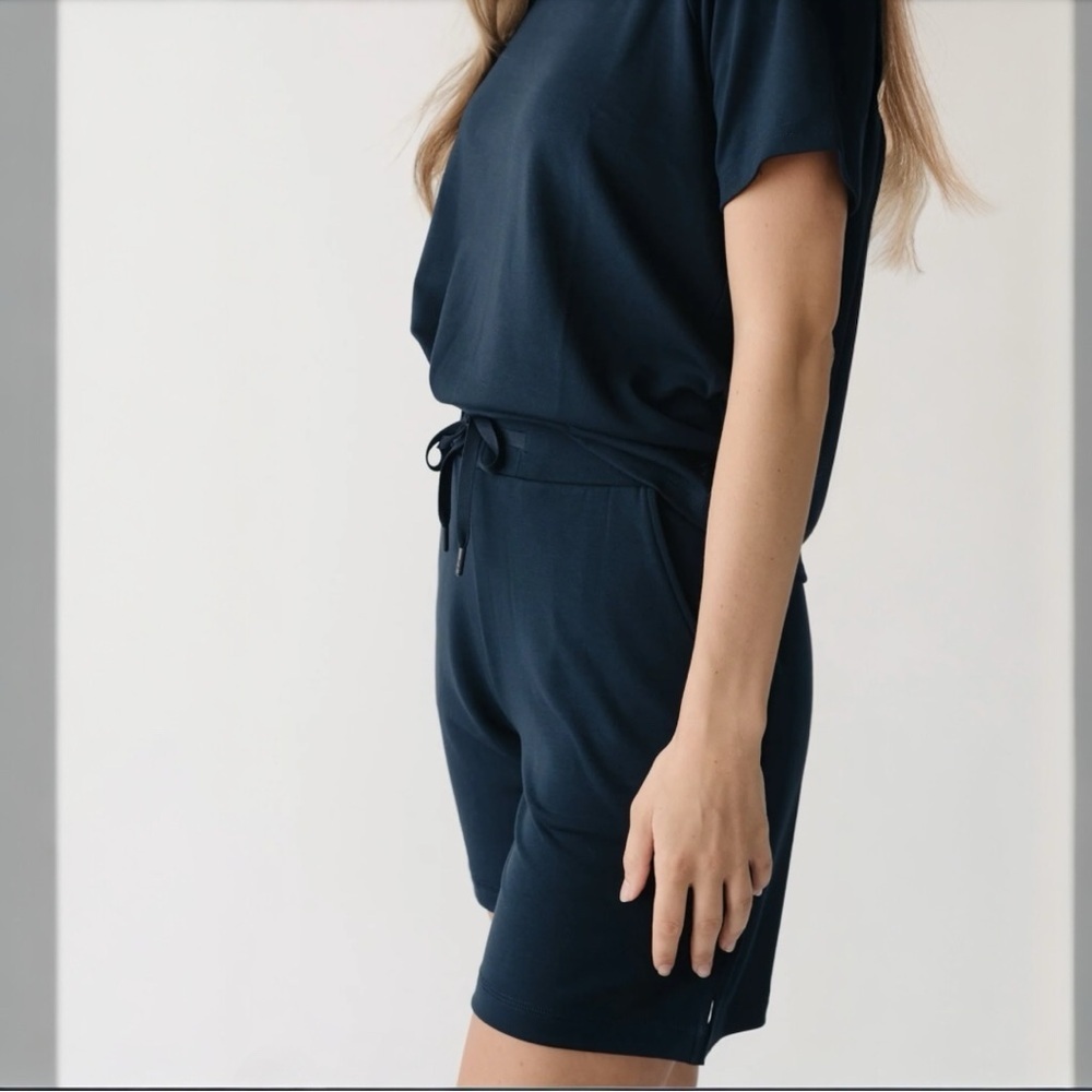 Cozy Earth Women's Brushed Bamboo 6” Mid-Length Lounge PJ Shorts Blue Small NEW - Picture 5 of 9